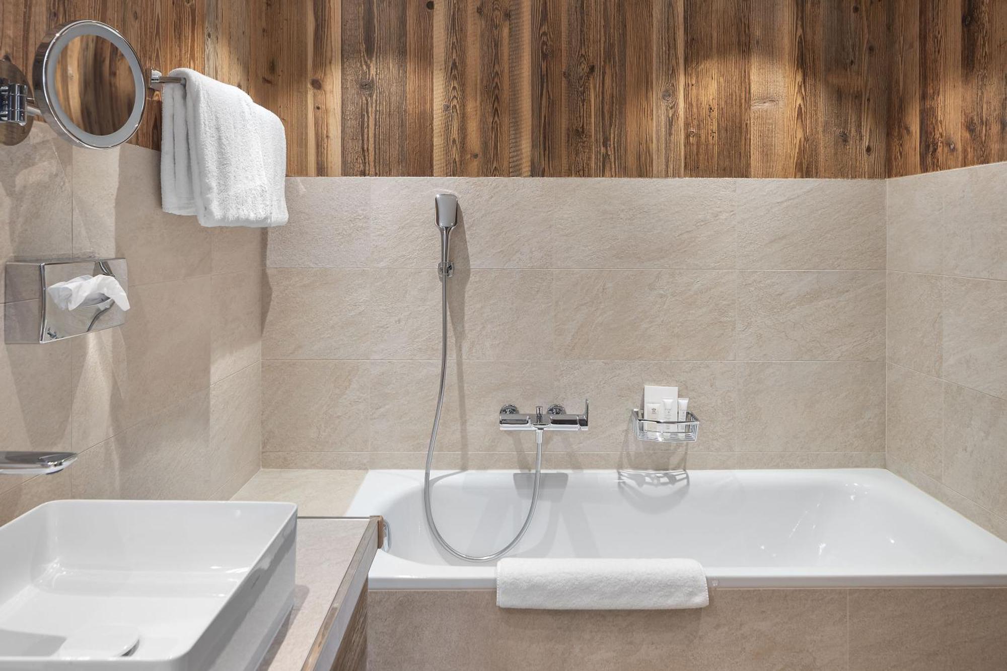 קראנס-מונטנה Aida Hotel & Spa - "Adults Only" Relais & Chateaux מראה חיצוני תמונה